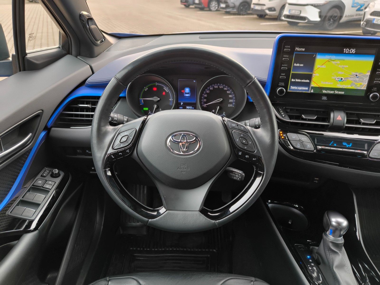 Toyota C-HR Hybrid Style - Samsaru's Car Outlet