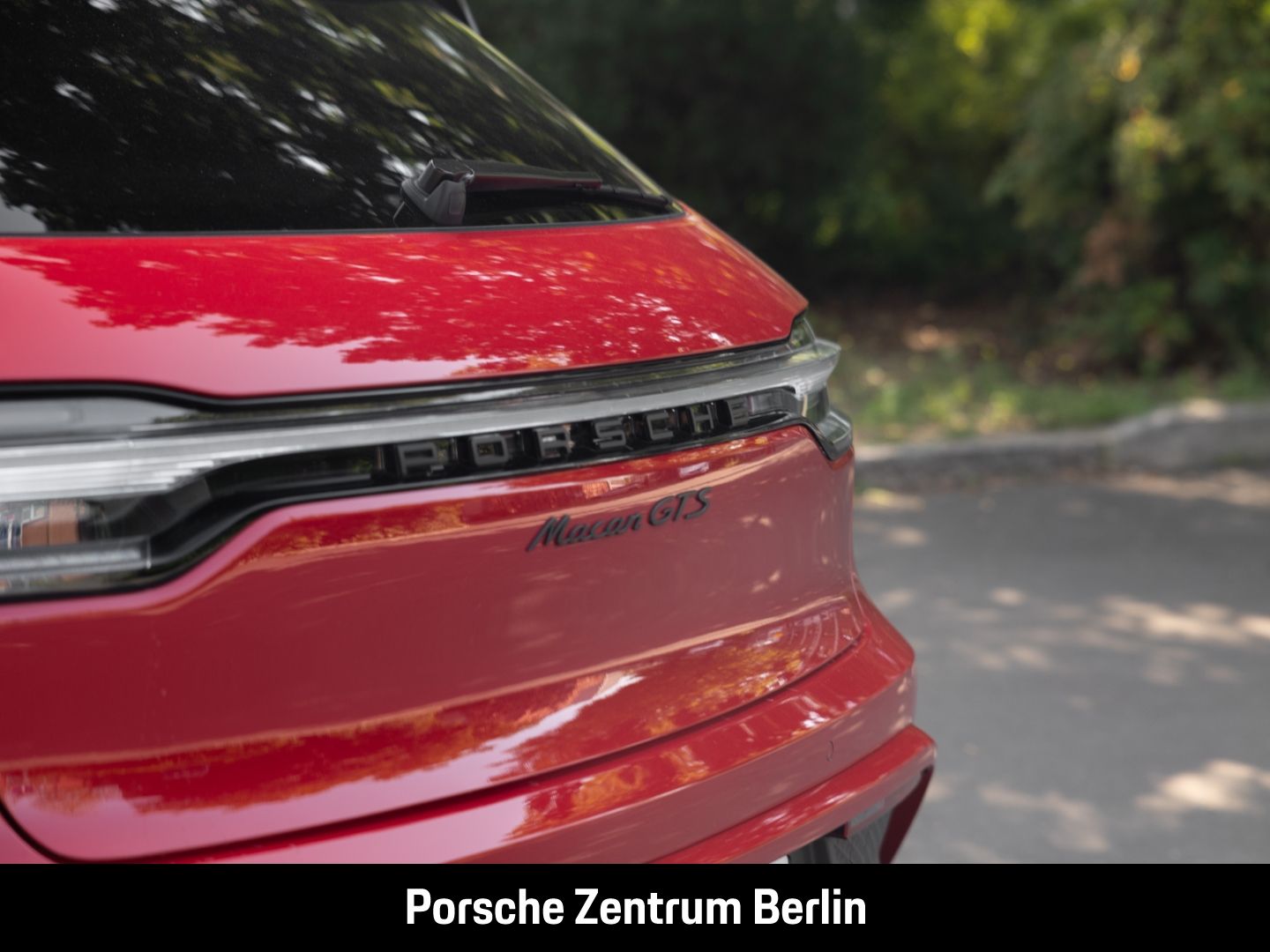 Porsche Macan GTS Karminrot Sportabgasanlage Panorama