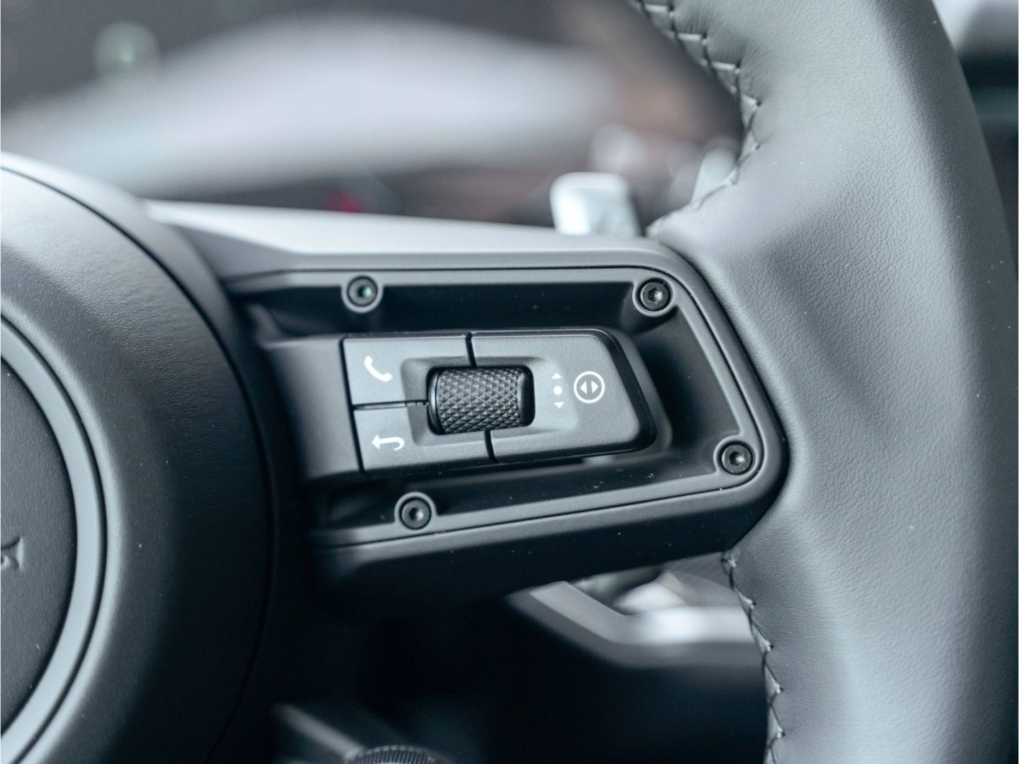 Porsche Cayenne E-Hybrid Hinterachslenkung BOSE HD-Matri