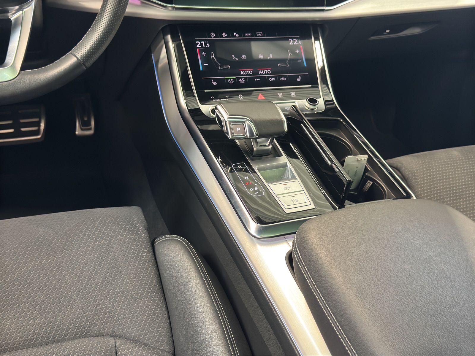 Audi Q8 50 TDI quattro S line AHK Pano 360°Kamera