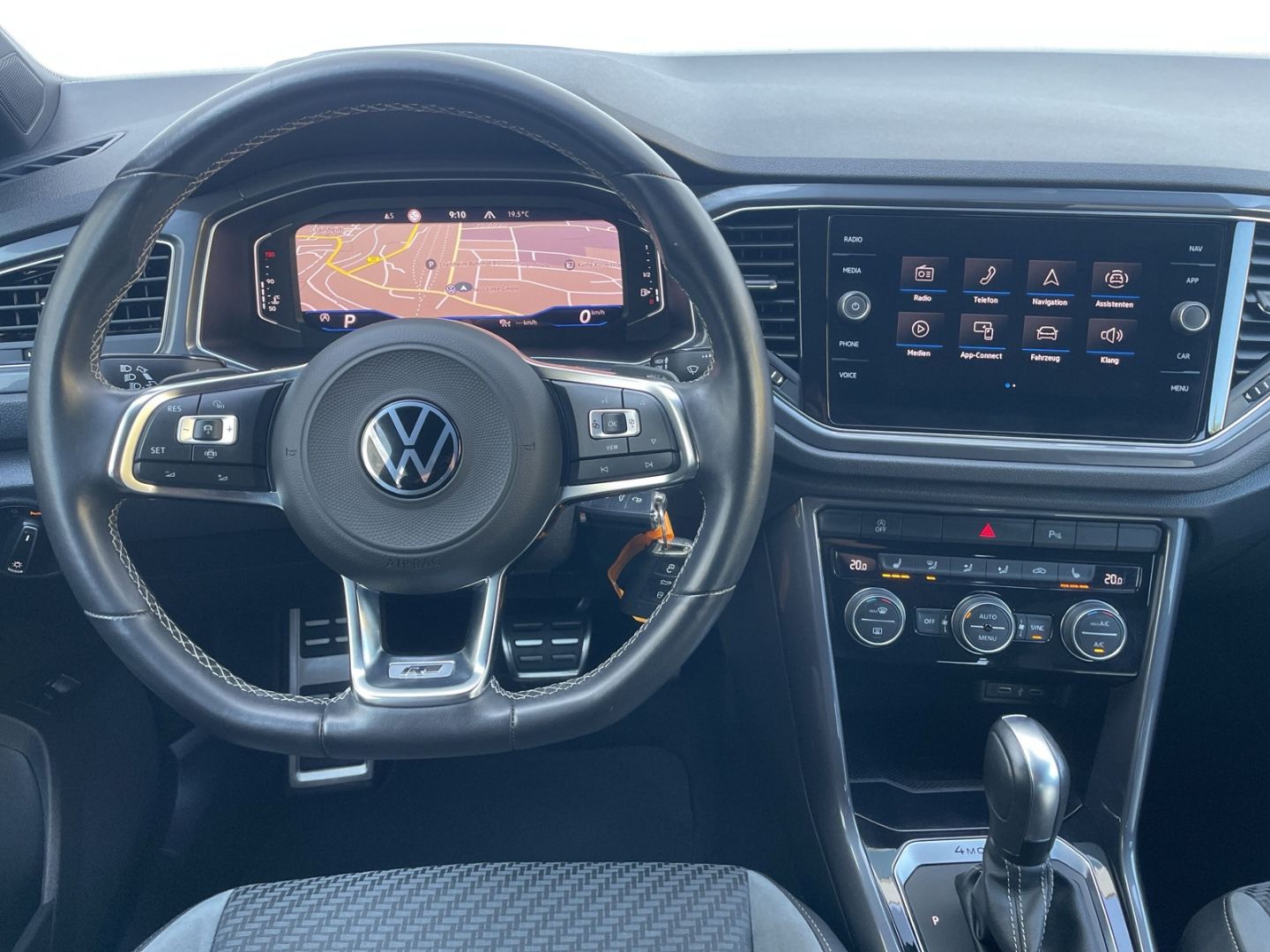 Volkswagen T-Roc 2.0TSI DSG R-Line Sport 4Motion - Samsaru's Car Outlet