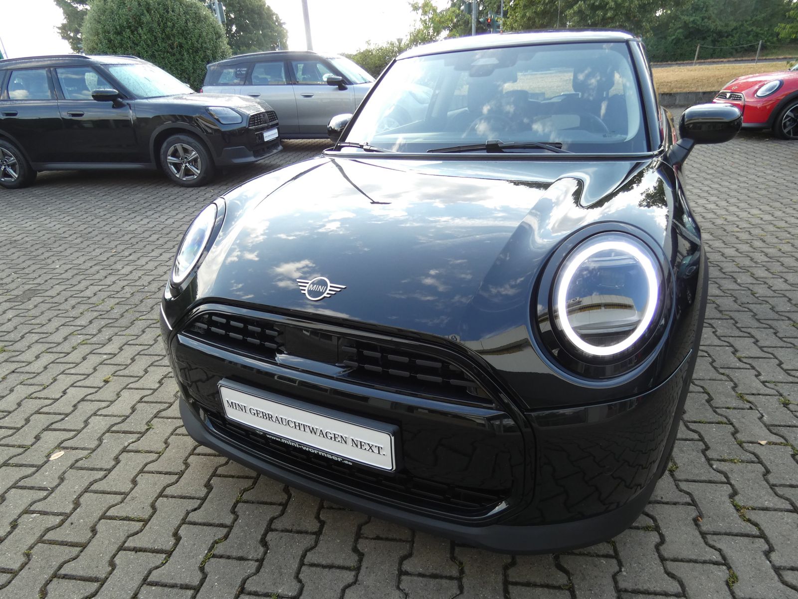 MINI Cooper C - Samsaru's Car Outlet