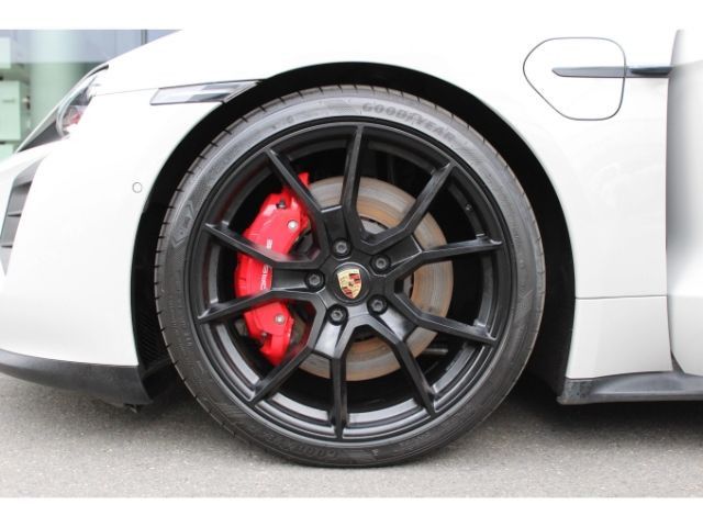 Porsche Taycan GTS Sport Turismo - Bose - Pano - Head up