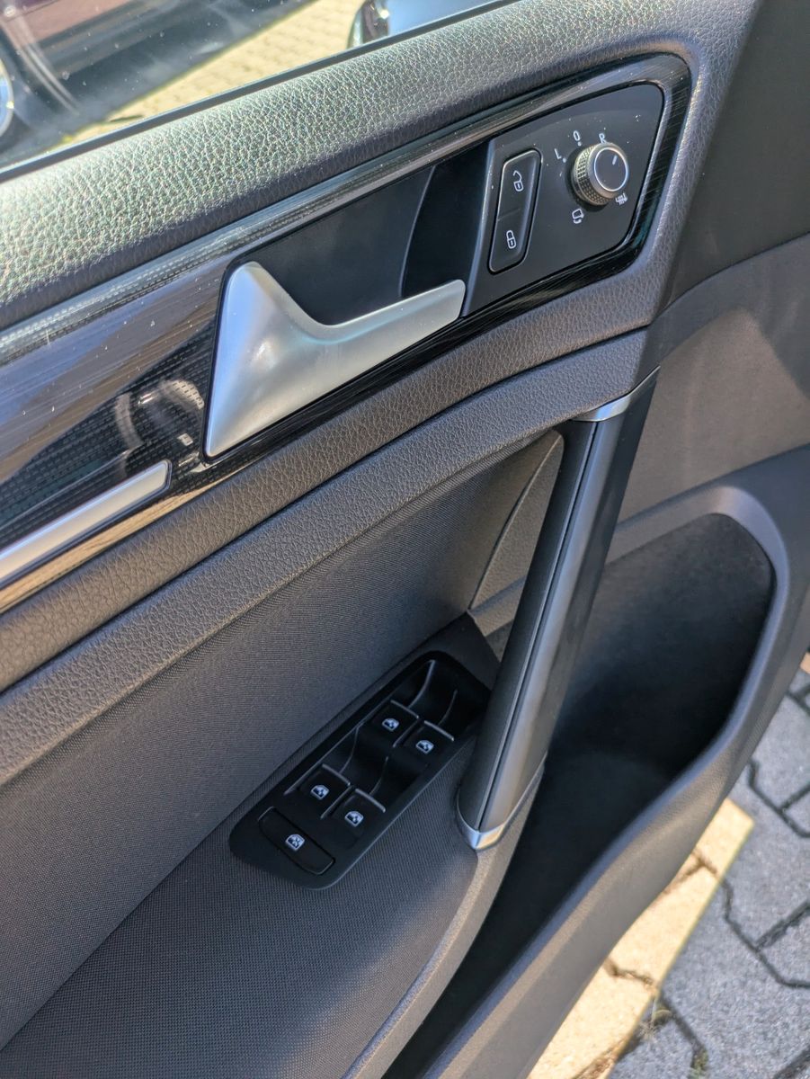 Volkswagen Golf VII Variant Highline DSG - Samsaru's Car Outlet
