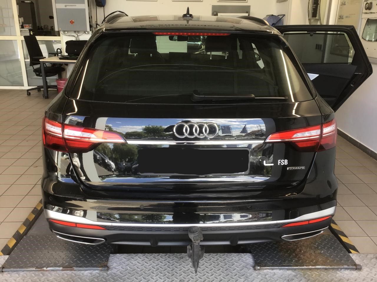 Audi A4 Avant 40 TDI quattro S tronic S-Line - Samsaru's Car Outlet