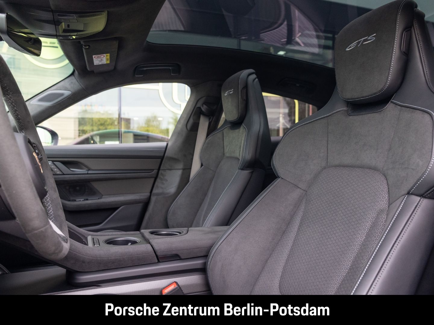 Porsche Taycan GTS Burmester HA-Lenkung Active-Ride