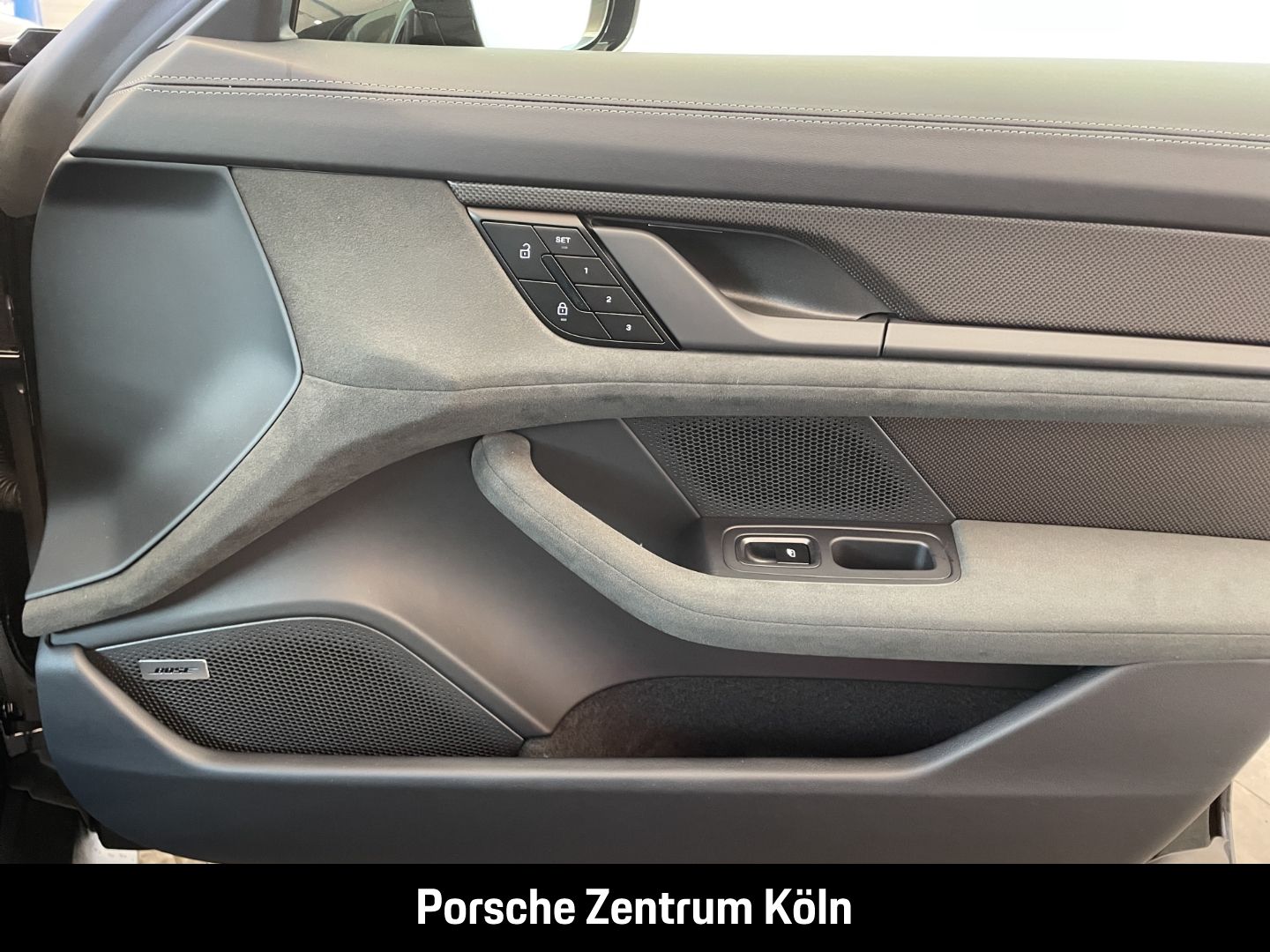 Porsche Taycan GTS Sport Turismo HA-Lenkung InnoDrive