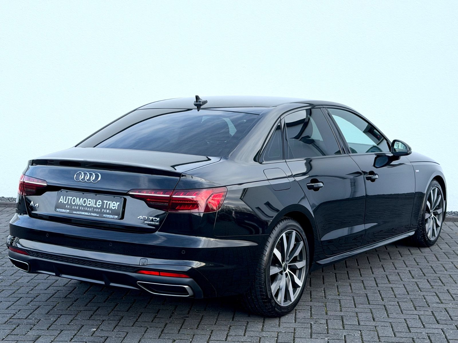 Audi A4 Lim. 40 TDI quattro S line /NAVI/LED/CAM/