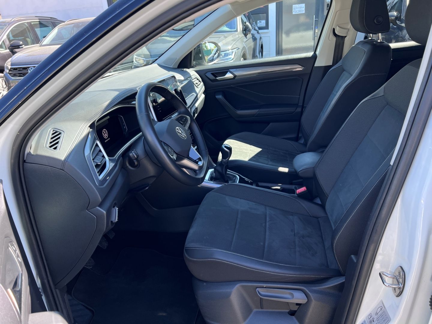 Volkswagen T-Roc 1.0TSI Style - Samsaru's Car Outlet