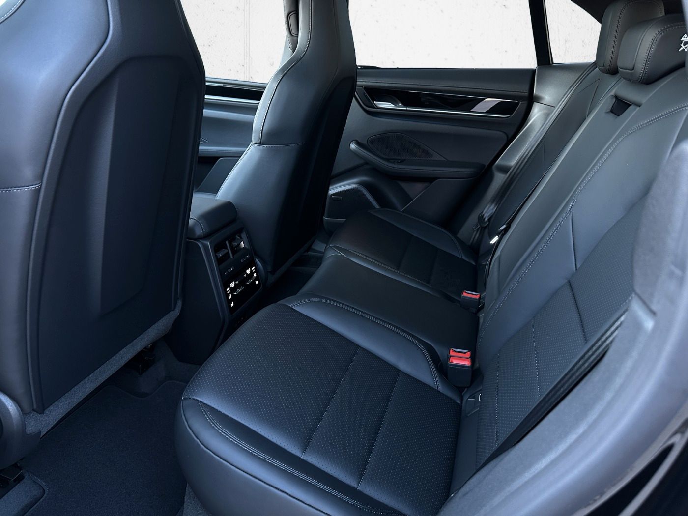 Porsche Macan 4S - Samsaru's Car Outlet