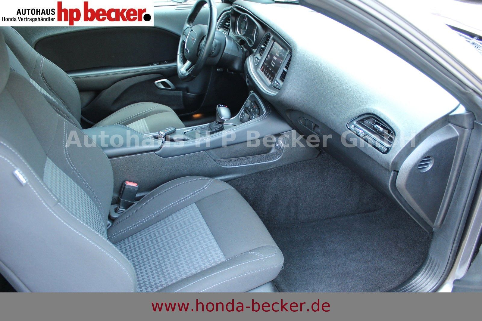 Dodge Challenger SXT V6 3.6 AUTO NAVI KAMERA PDC