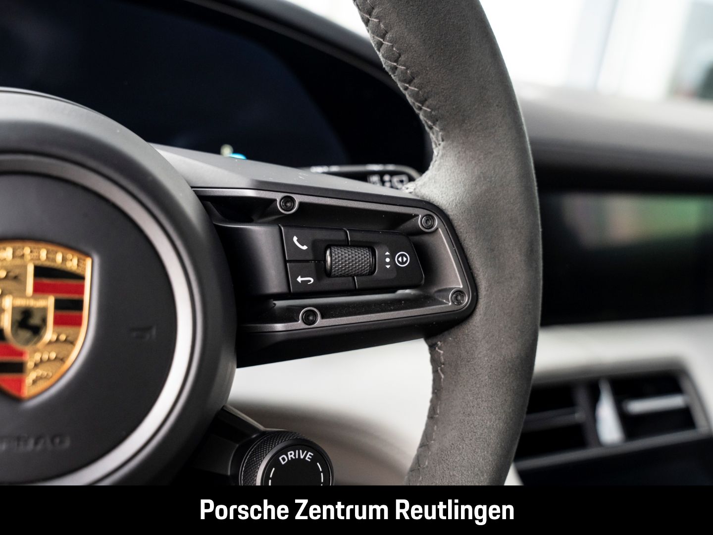 Porsche Taycan Turbo S Cross Turismo InnoDrive Head-Up