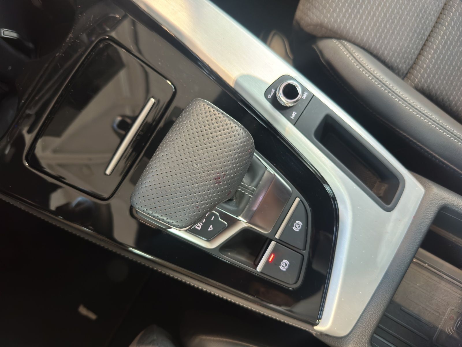 Audi A4 Avant 40 TFSI Q 2x S LINE MATRIX AHK LM19 KAM