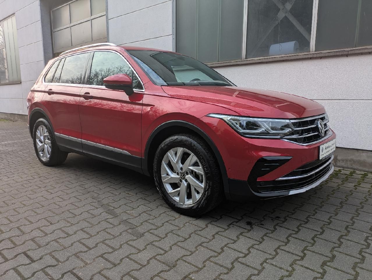 Volkswagen Tiguan Elegance 1.4 TSI eHybrid DSG - Samsaru's Car Outlet