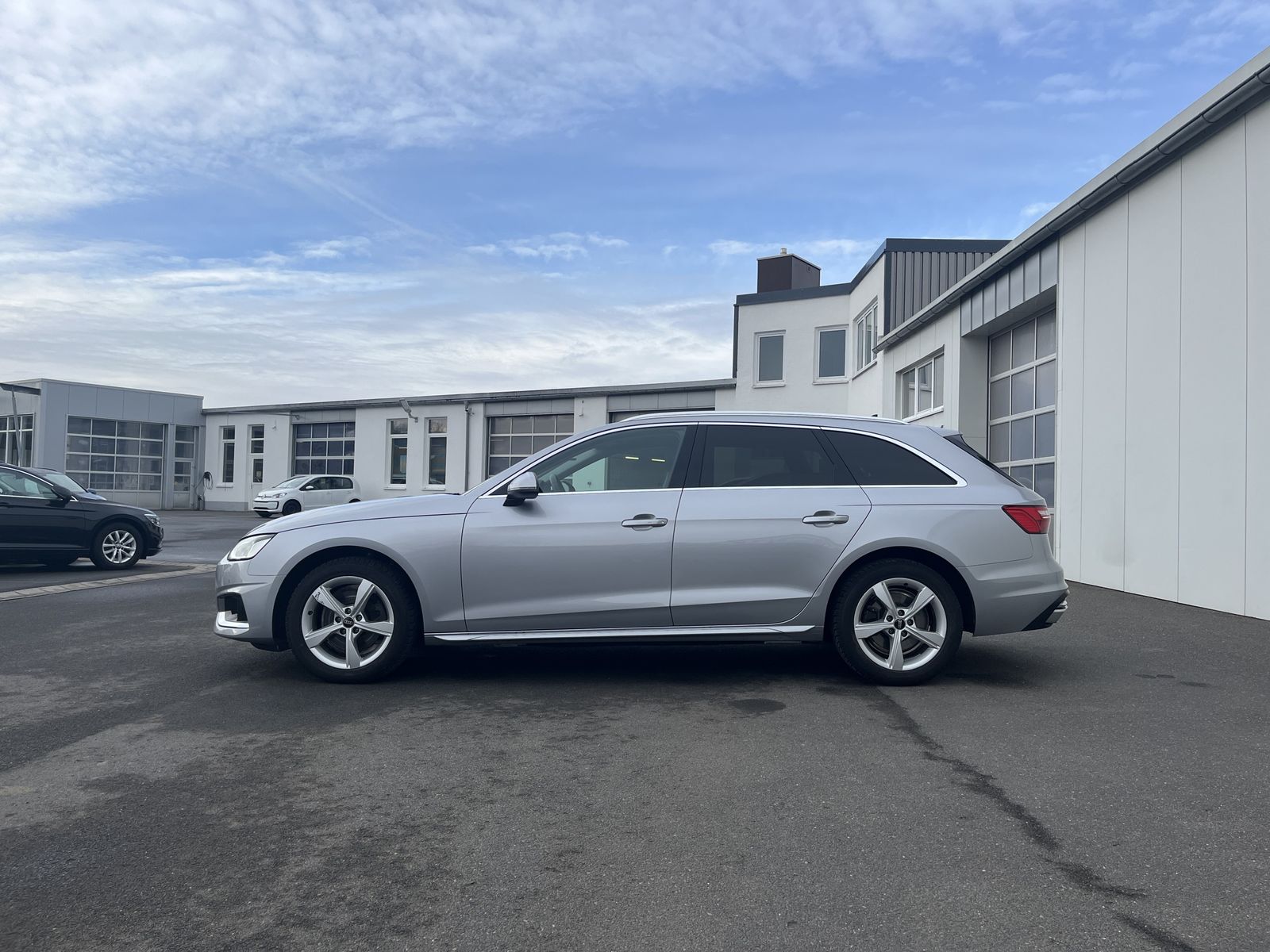 Audi A4 Avant 35 2.0 TDI S tronic advanced - Samsaru's Car Outlet