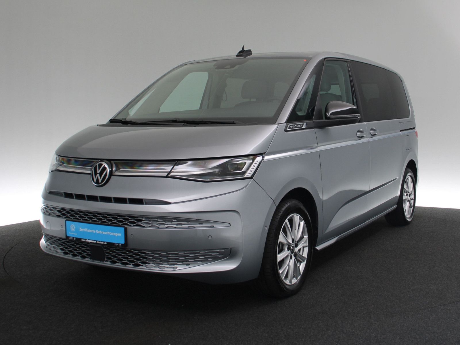 Volkswagen T7 Multivan 2.0 TDI Style - Samsaru's Car Outlet