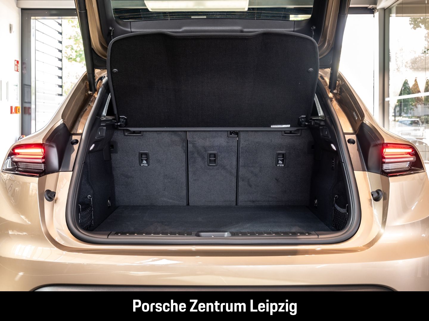 Porsche Macan 4S FnW-Goldbronzemetallic Massage AR-HeadU