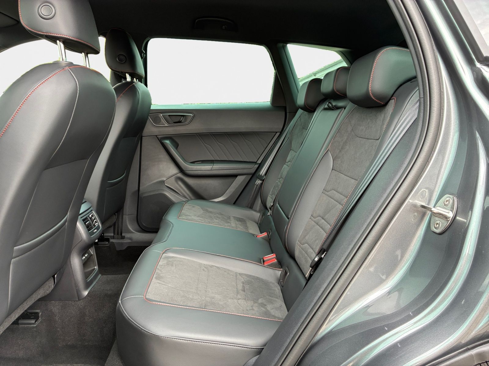 Seat Ateca 2.0 TDI DSG FR Navi AHK Rückfahrkamera SHZ