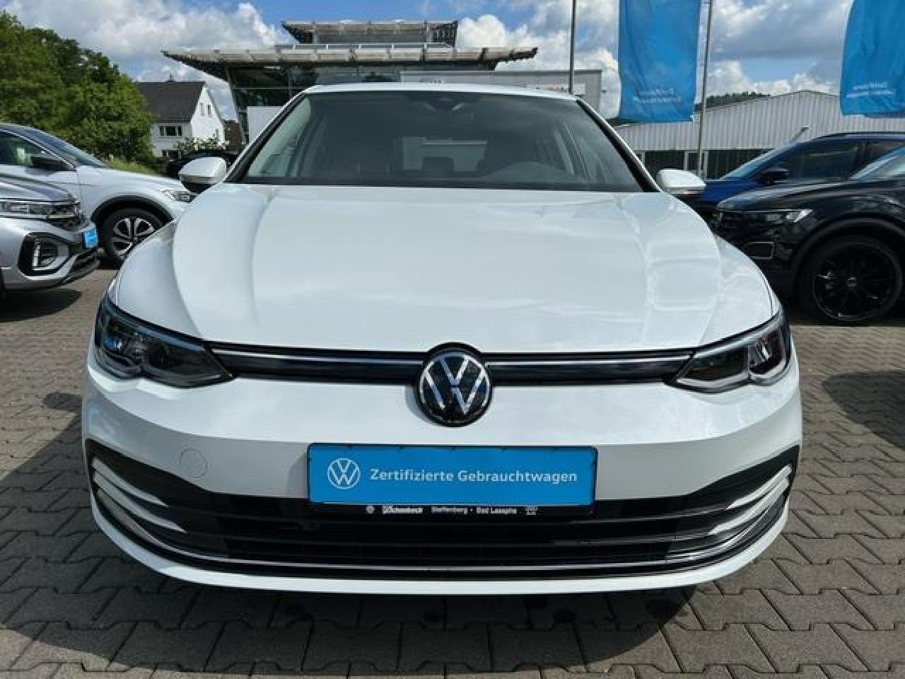 Volkswagen Golf VIII Move 1.5 l TSI - Samsaru's Car Outlet