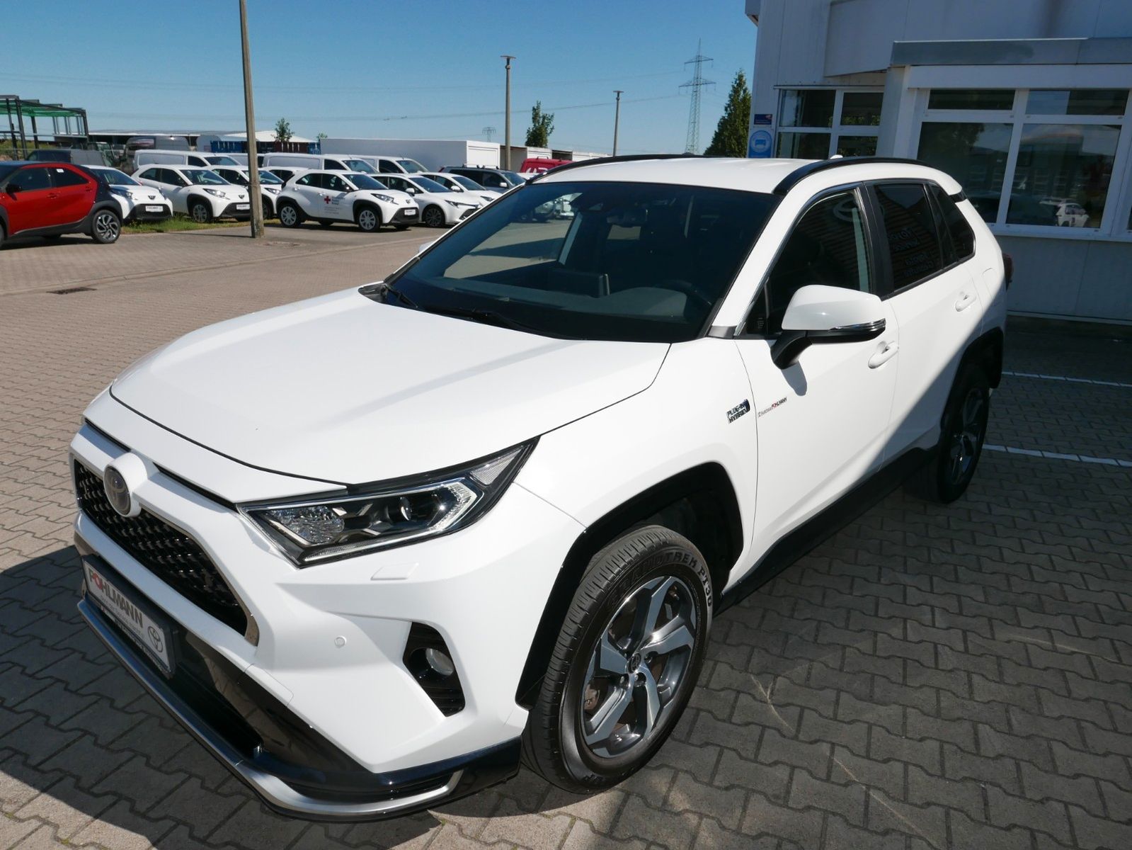 Toyota RAV 4 Plug-in Hybrid 4x4 - Samsaru's Car Outlet