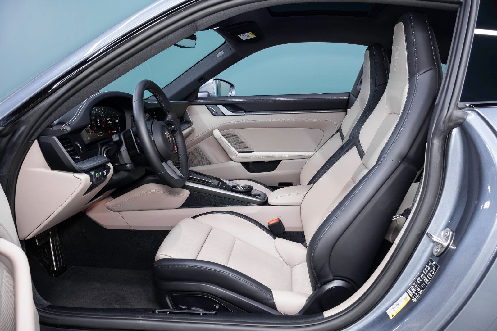 Porsche 992.2 Carrera - Samsaru's Car Outlet