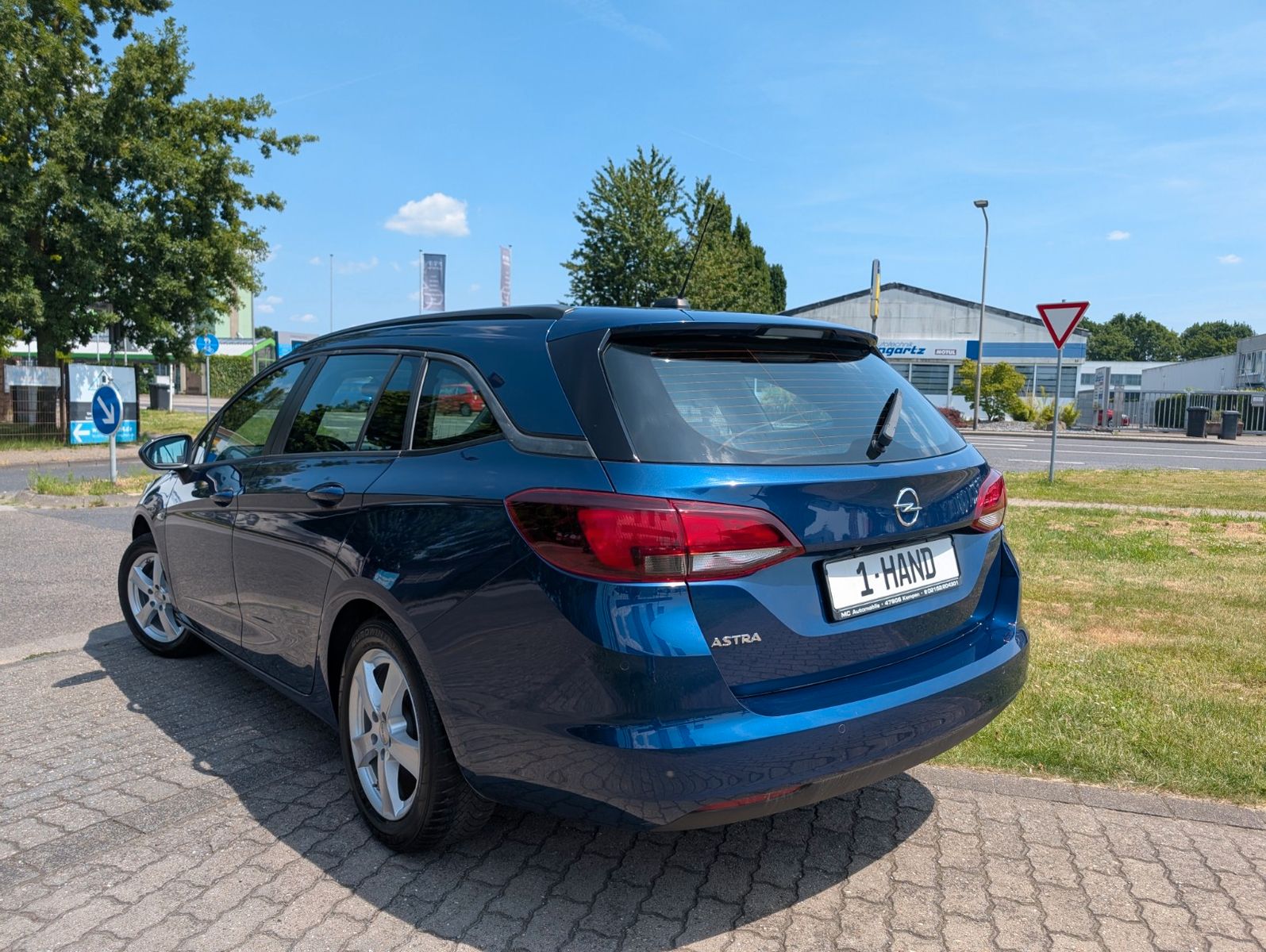 Opel Astra K Sports Tourer Business - Samsaru's Car Outlet