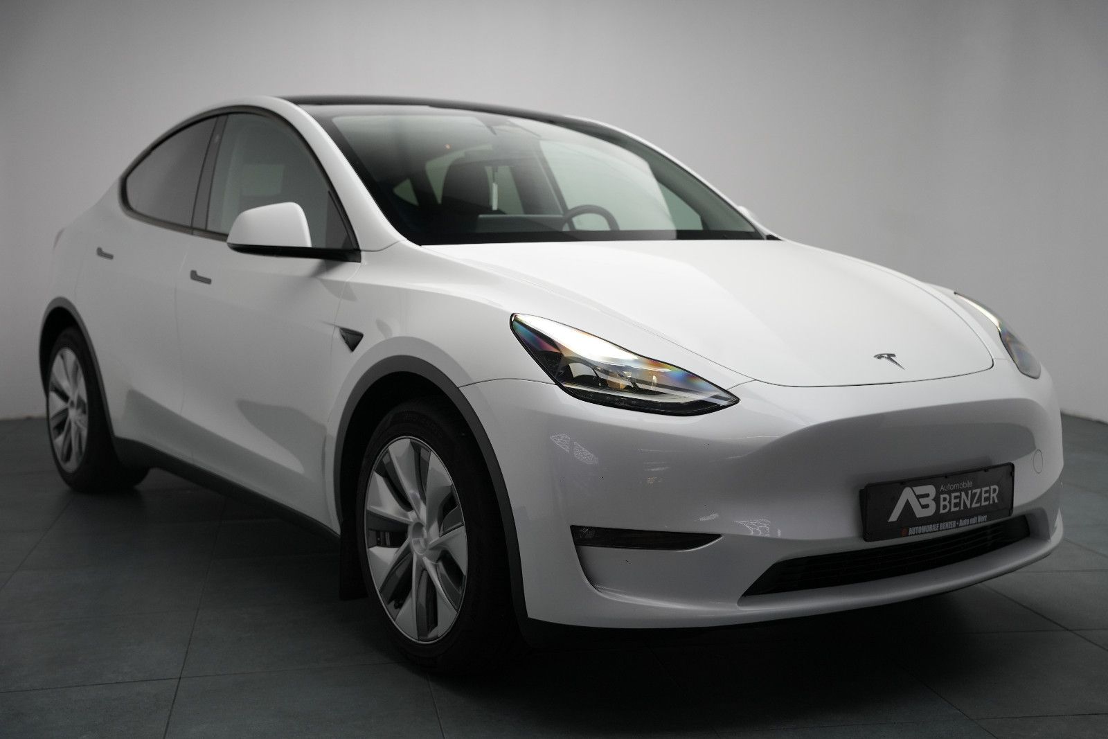 Tesla Model Y Long Range Dual*PanoramaGlasdach*Subwoof