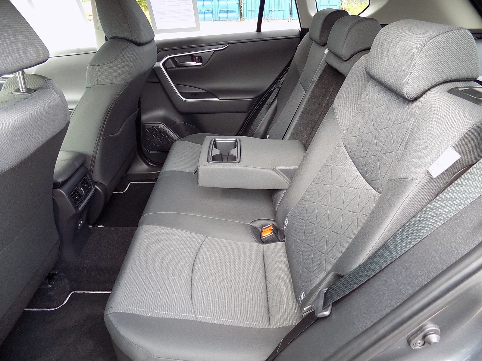 Toyota RAV4 2.5 l Hybrid 4x2 - Samsaru's Car Outlet