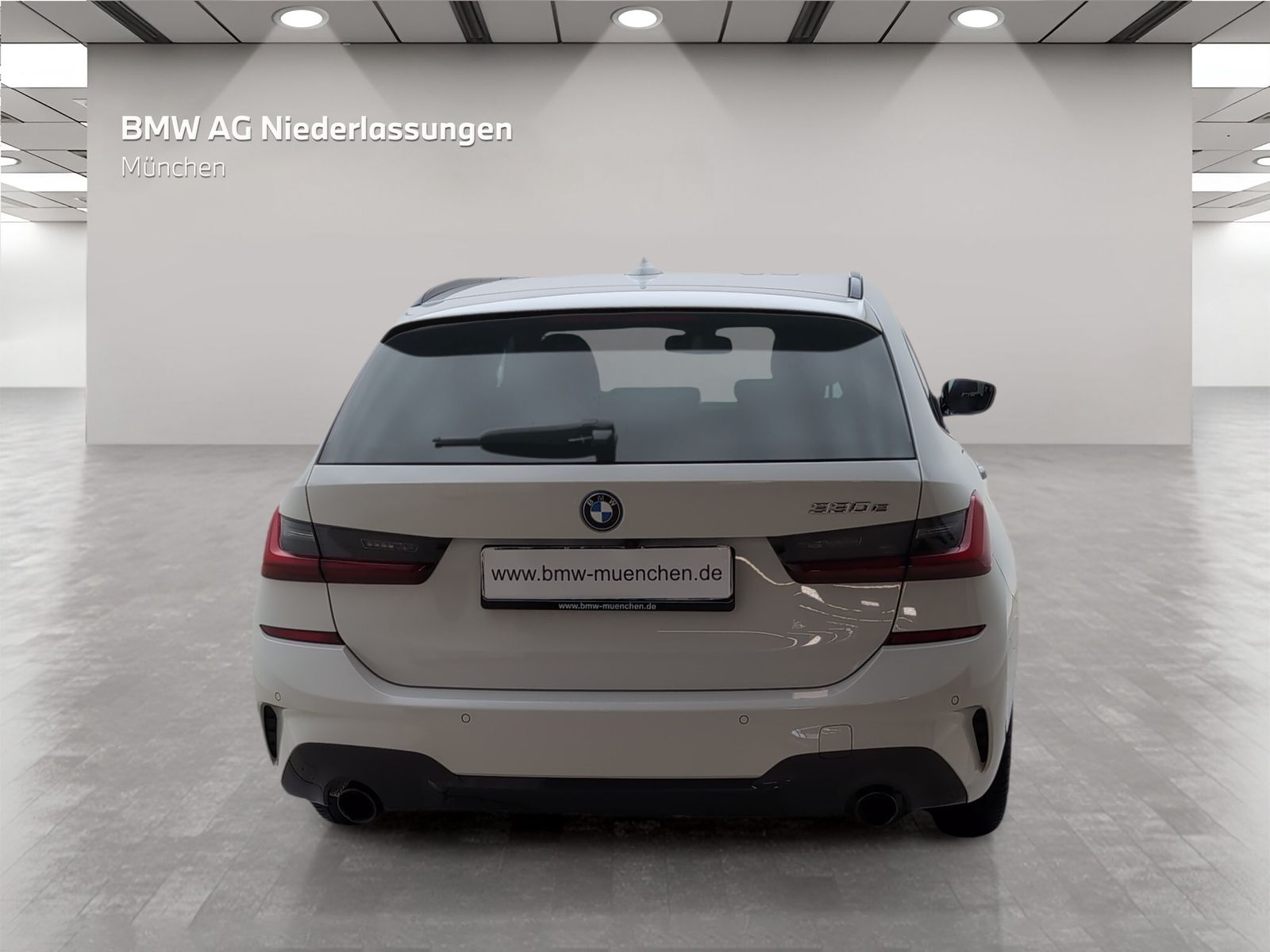 BMW 330e Touring M Sport - Samsaru's Car Outlet