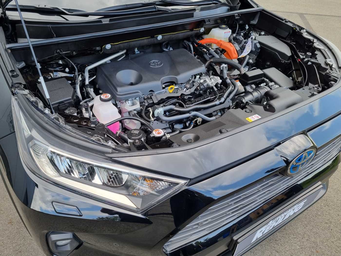 Toyota RAV4 Hybrid 4WD - Samsaru's Car Outlet