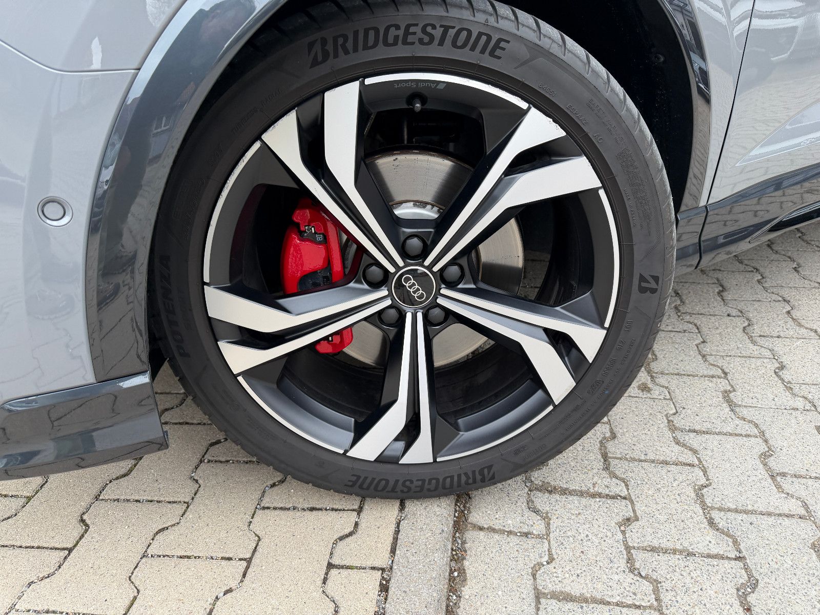 Audi Q3 Sportback 40 TFSI quattro S line, fast VOLL