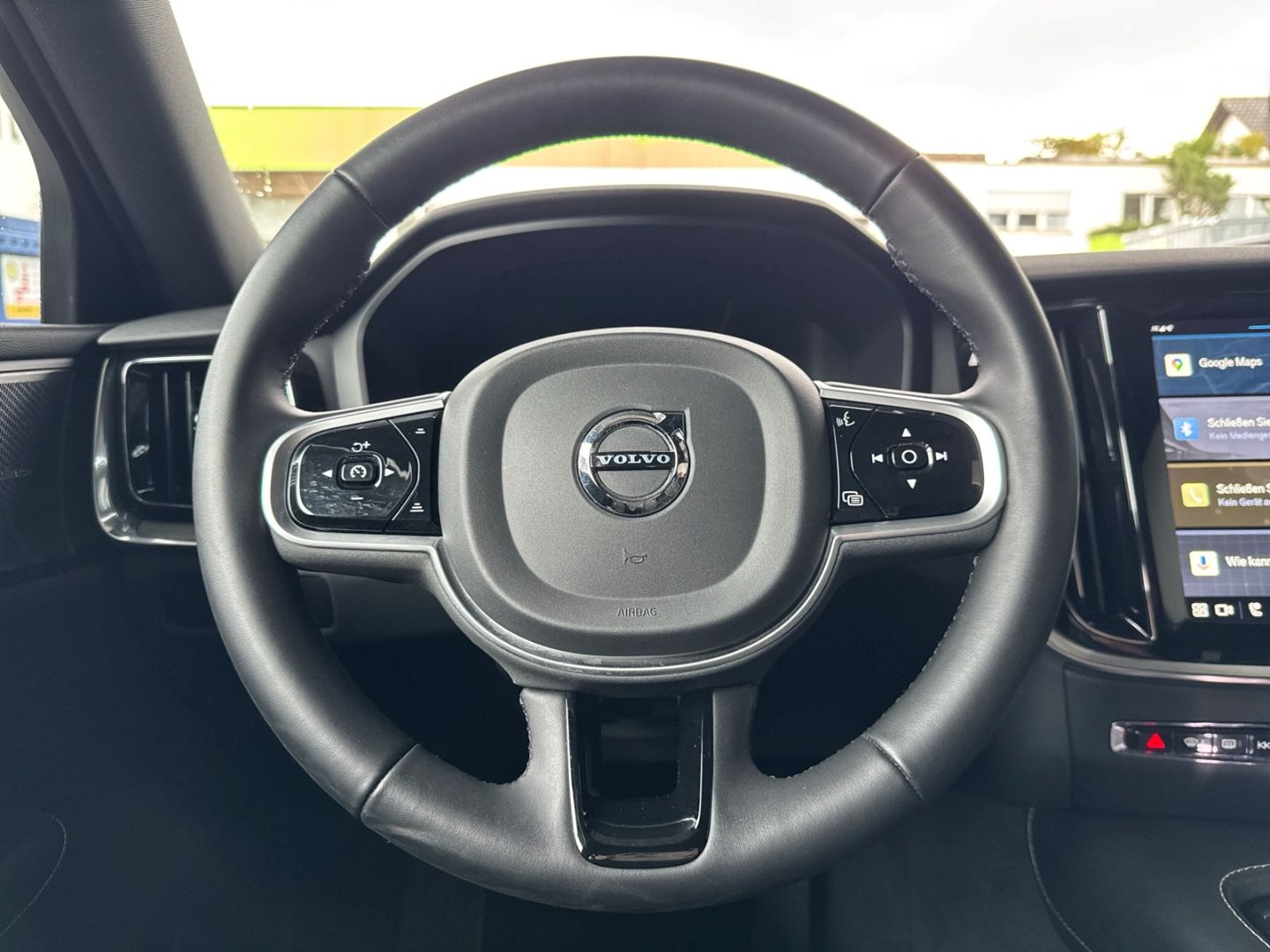 Volvo S60 Plus Dark Plug-In Hybrid AWD T8 Twin Engine