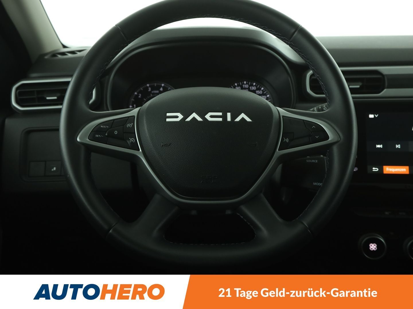 Dacia Duster 1.3 TCe Journey+ - Samsaru's Car Outlet