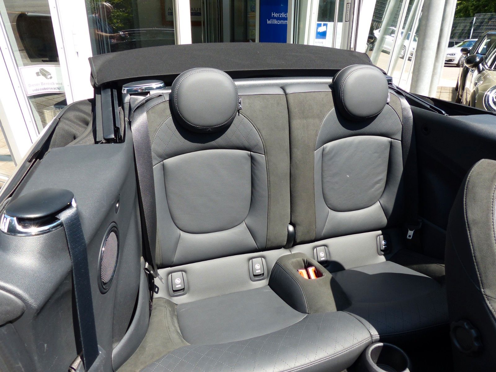 MINI One Cabrio Classic - Samsaru's Car Outlet