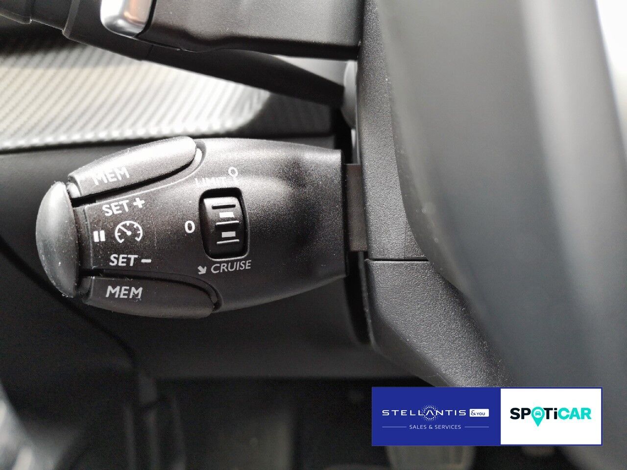 Peugeot 208 Allure 1.2 PureTech - Samsaru's Car Outlet