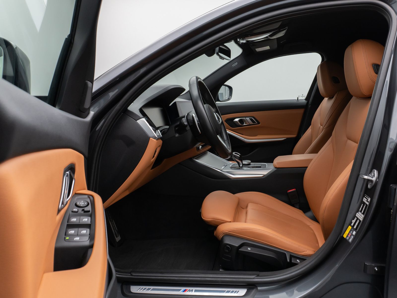 BMW 330e M Sport - Samsaru's Car Outlet