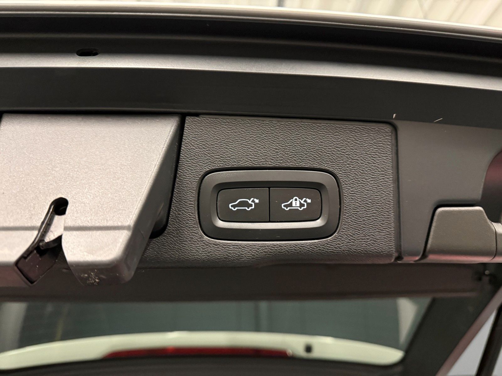 Volvo XC60 R-Design AWD *AHK*360*Standhzg*HIFI*