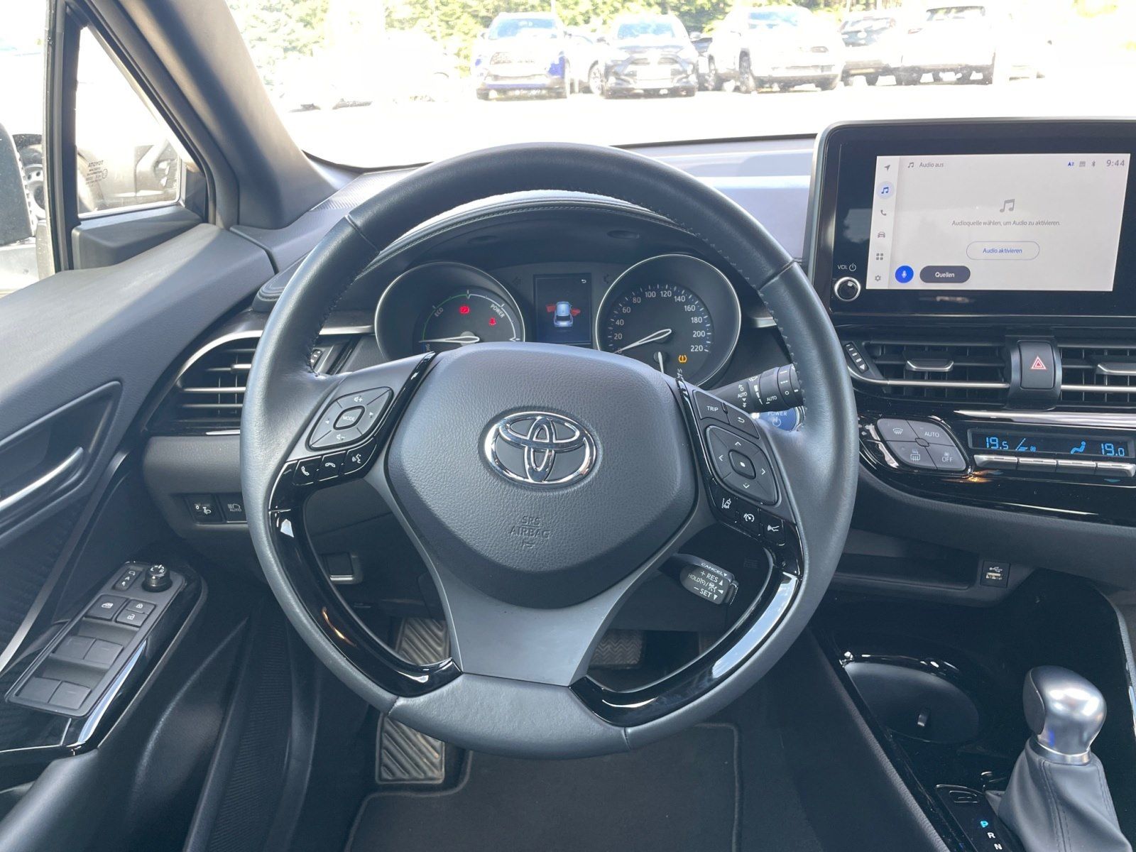 Toyota C-HR 1,8-l-Hybrid 5-Türer Team Deutschland Hybri