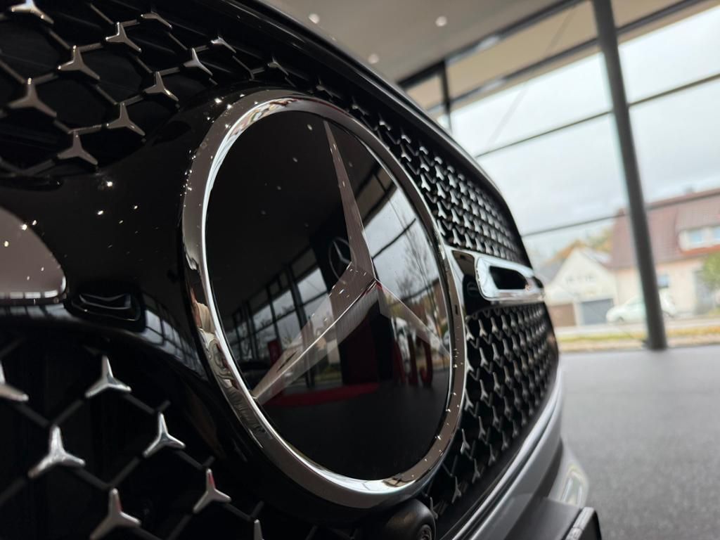 Mercedes-Benz GLC 300 AMG+PANO+AHK+DISTRONIC+KEYL+BURM+DIGI L+