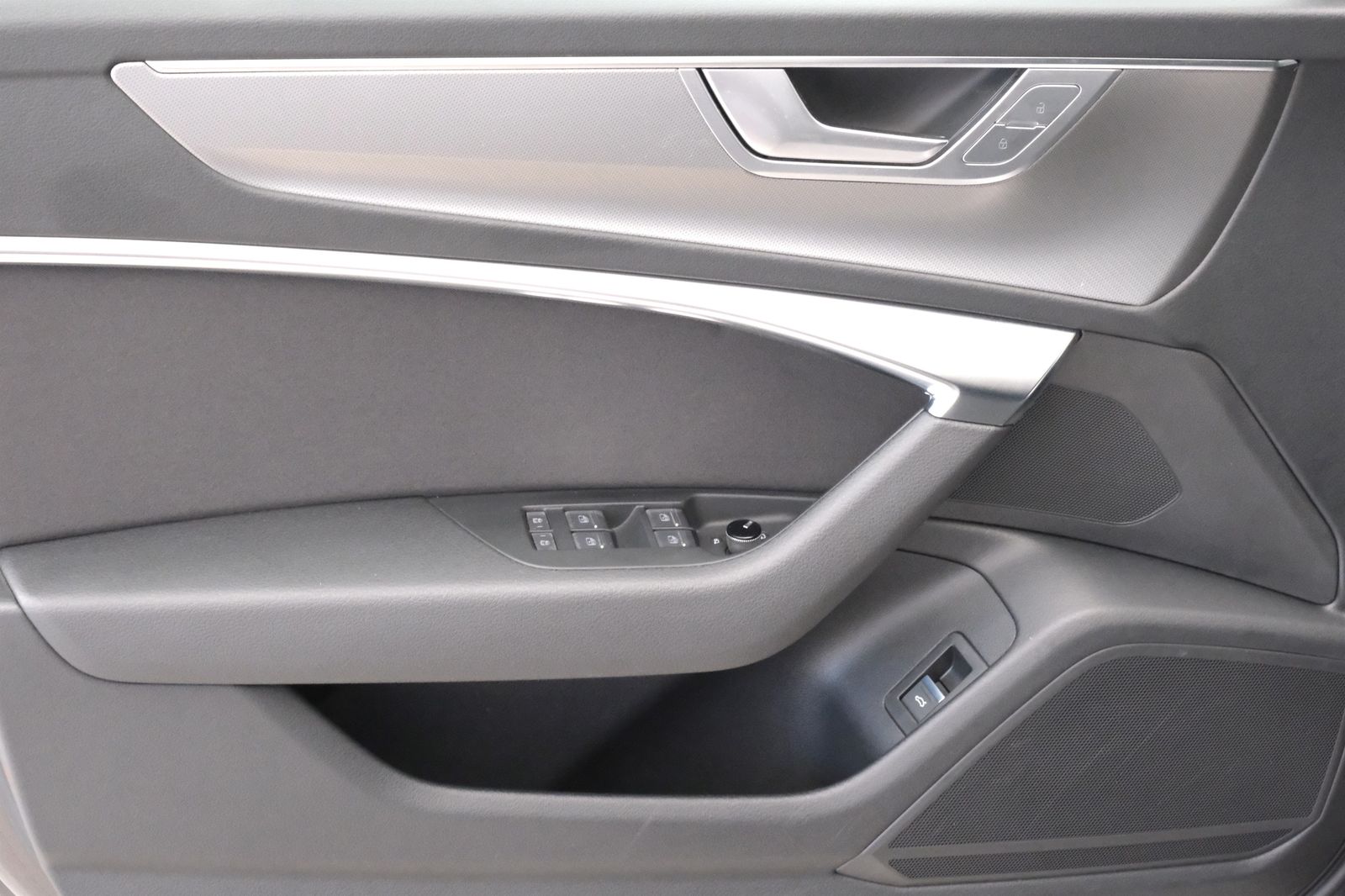 Audi A6 Avant 40 TDI quattro sport - Samsaru's Car Outlet