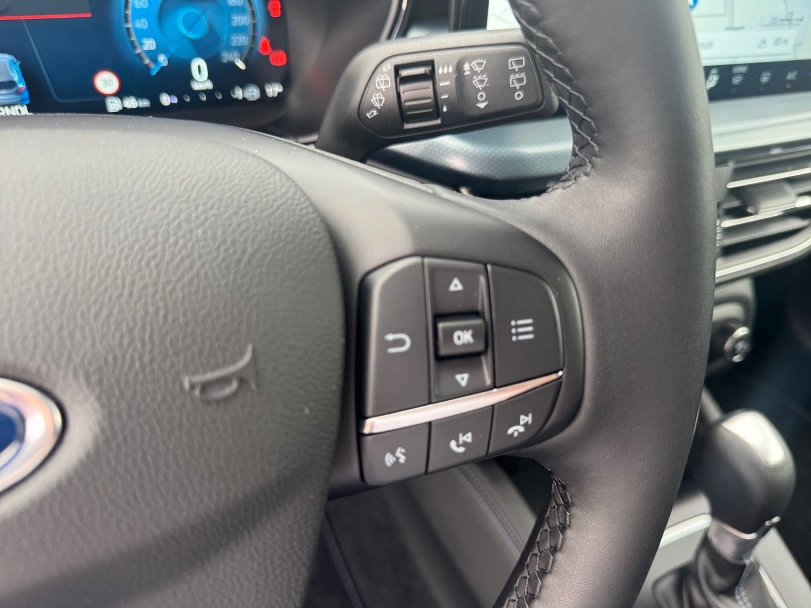 Ford Focus 1.0 HYBRID Aut. Active X |GJR|ERGO-Sitz|