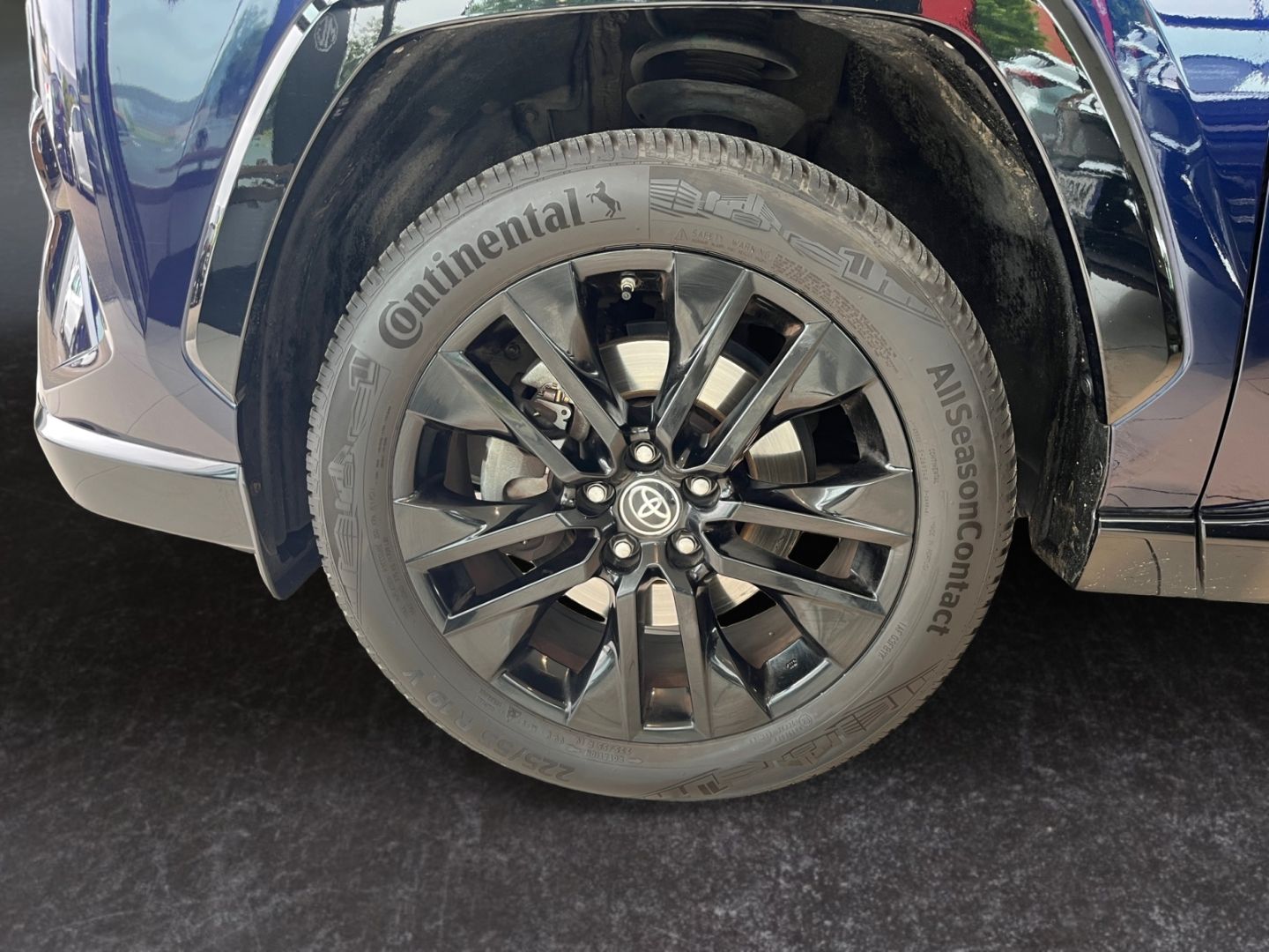 Toyota RAV 4 2.5 4x4 Hybrid Style - Samsaru's Car Outlet
