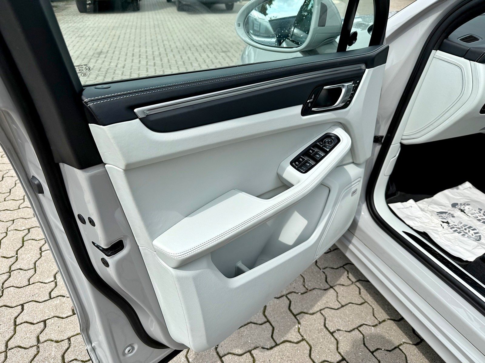 Porsche Macan GTS - Samsaru's Car Outlet