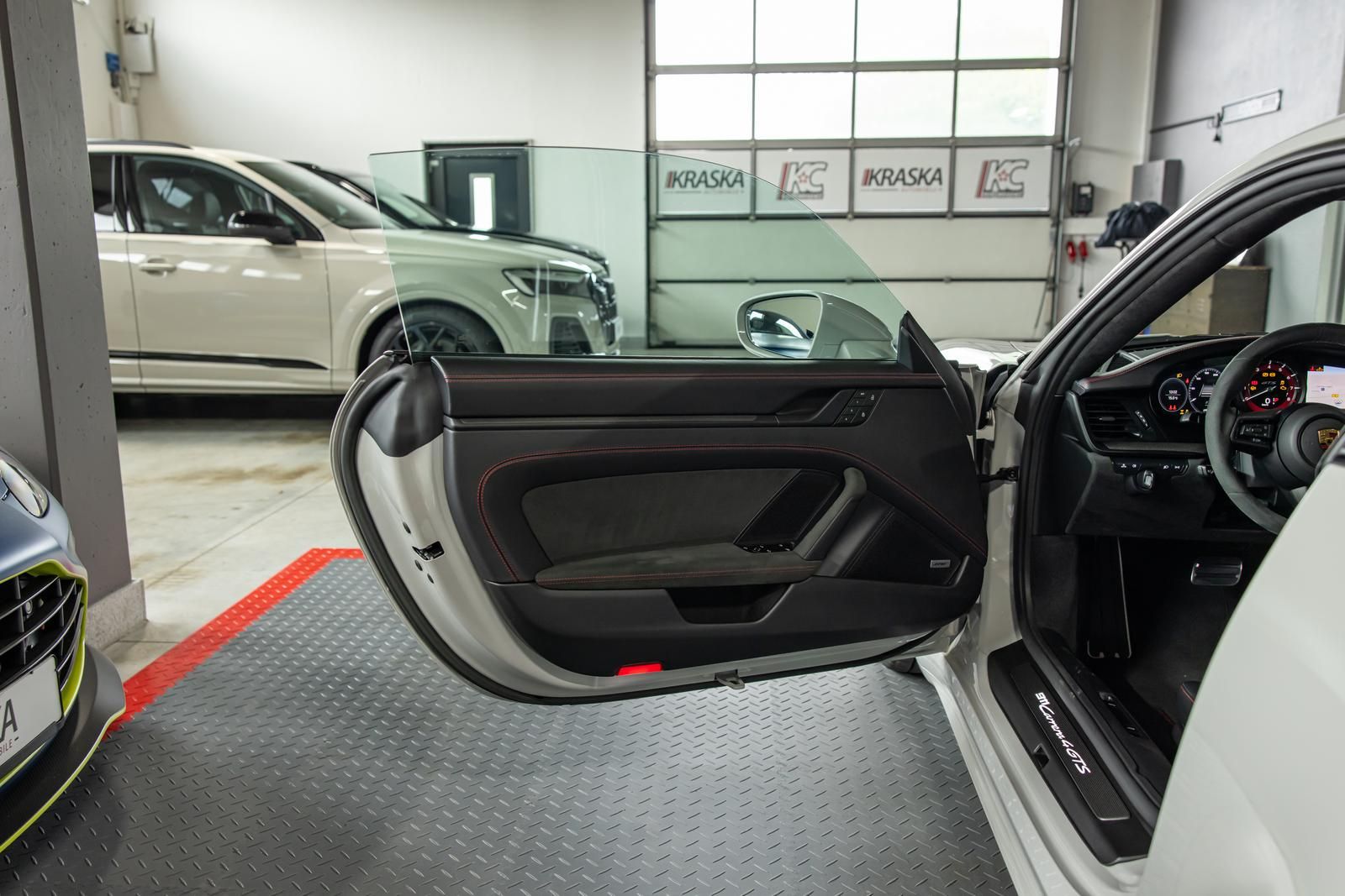 Porsche 911 Carrera 4 GTS Coupe PDLS+ BOSE PANO AERO-KIT
