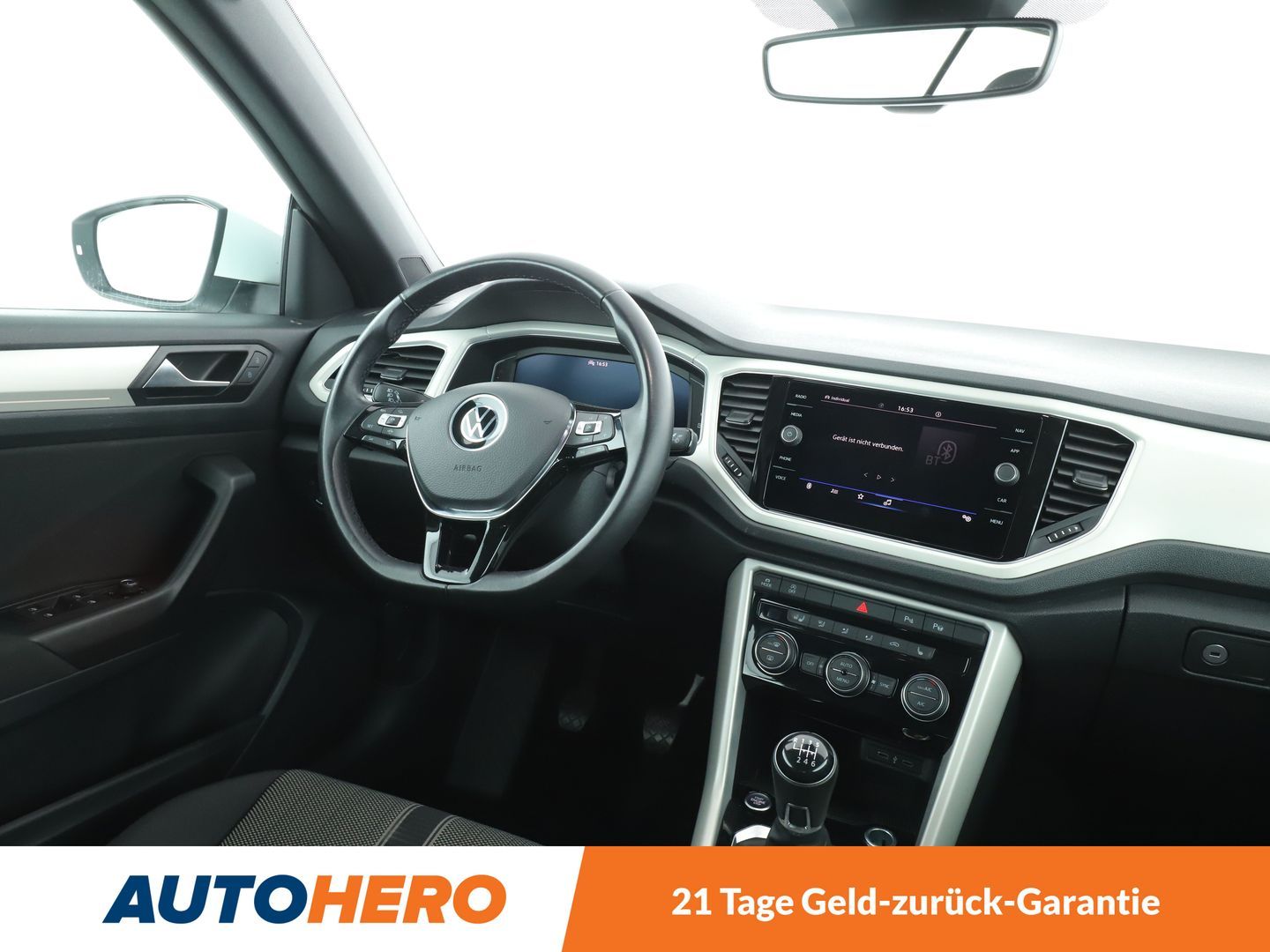 Volkswagen T-Roc 1.5 TSI ACT Style - Samsaru's Car Outlet