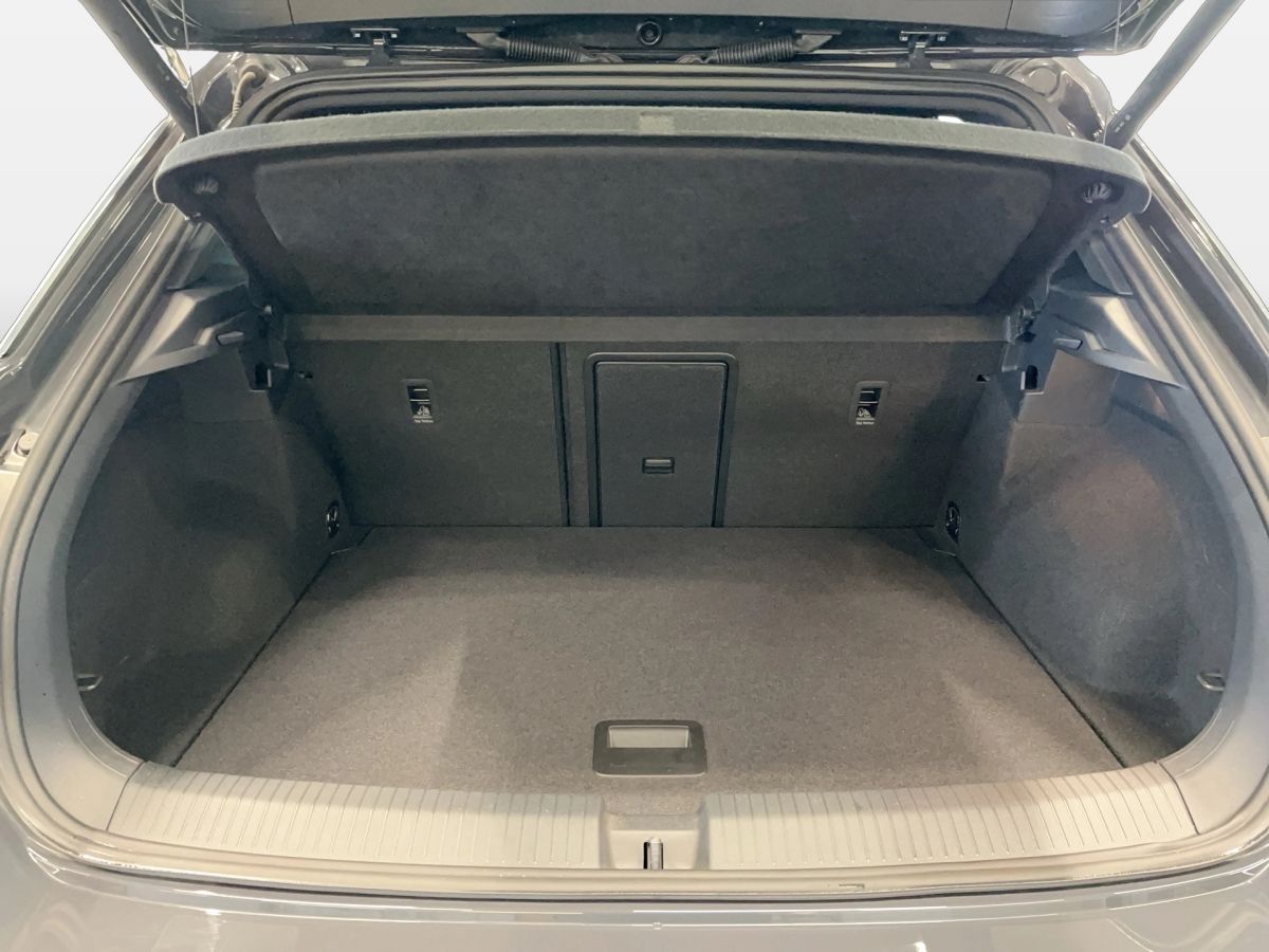 Volkswagen T-Roc 2.0 TSI DSG 4M Sport - Samsaru's Car Outlet