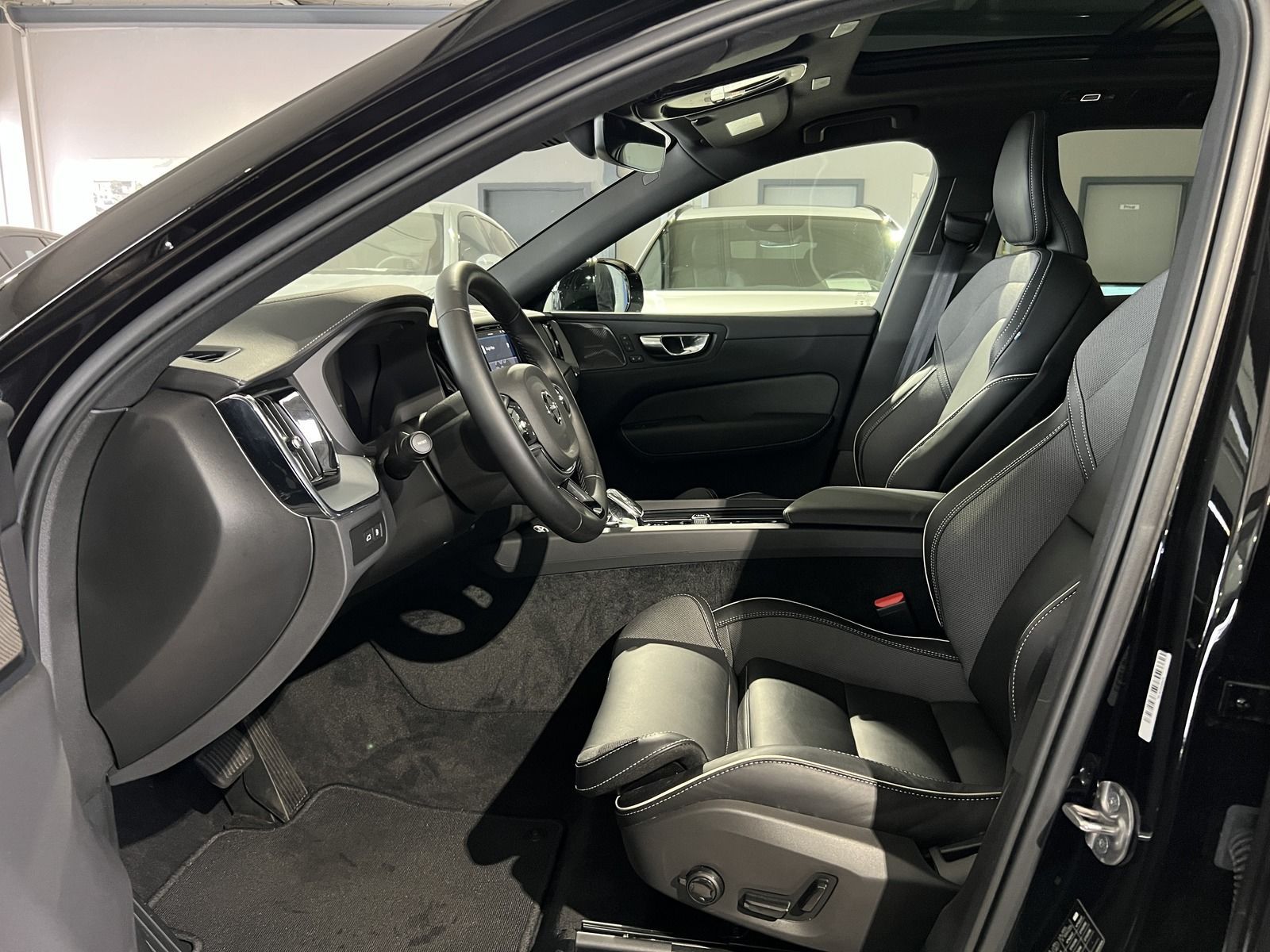 Volvo XC60 T6 Ultra Black Edition Recharge AWD AHK 360