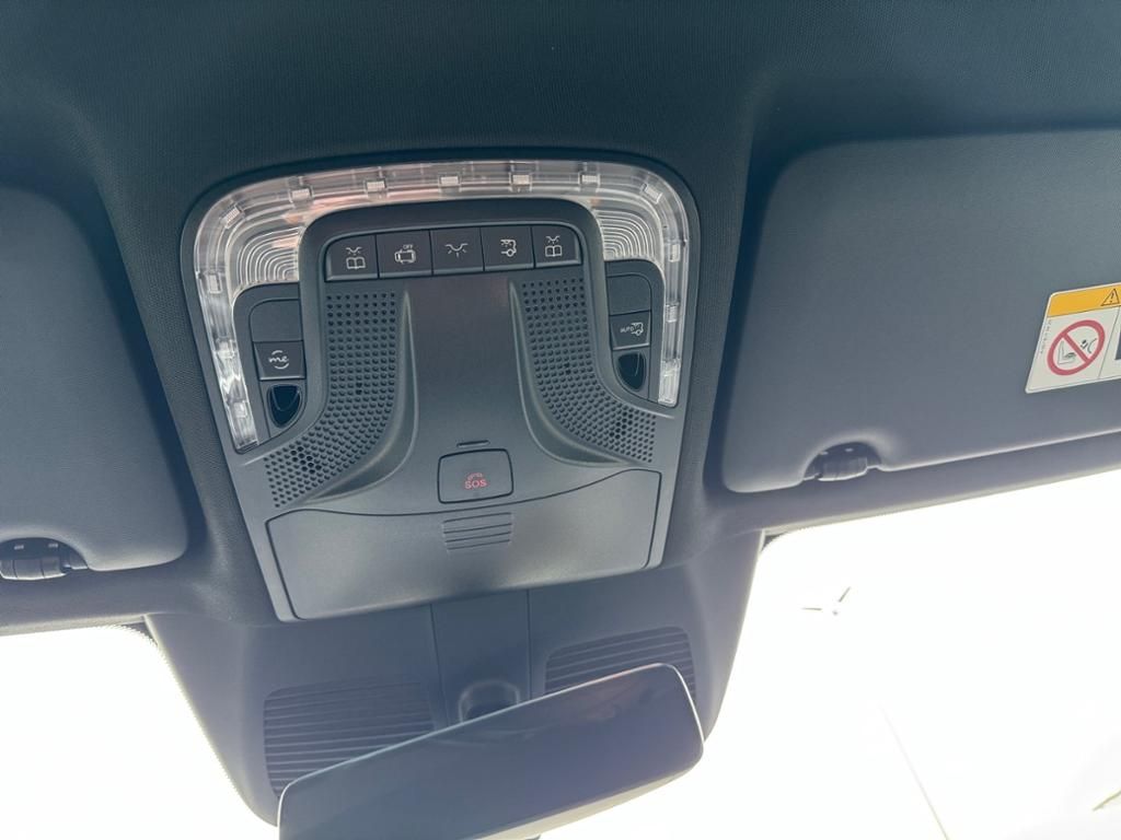 Mercedes-Benz V 300 d Avantgarde - Samsaru's Car Outlet