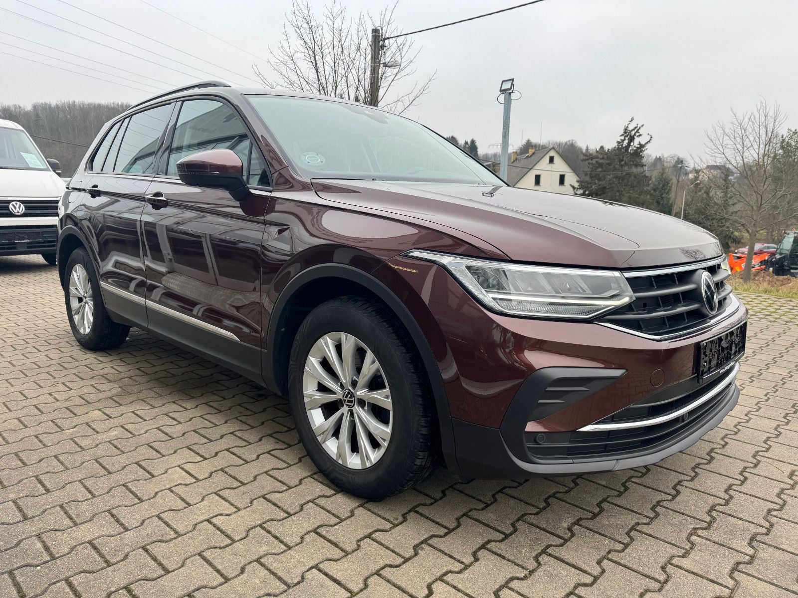 Volkswagen Tiguan 1.5 TSI OPF DSG Life - Samsaru's Car Outlet