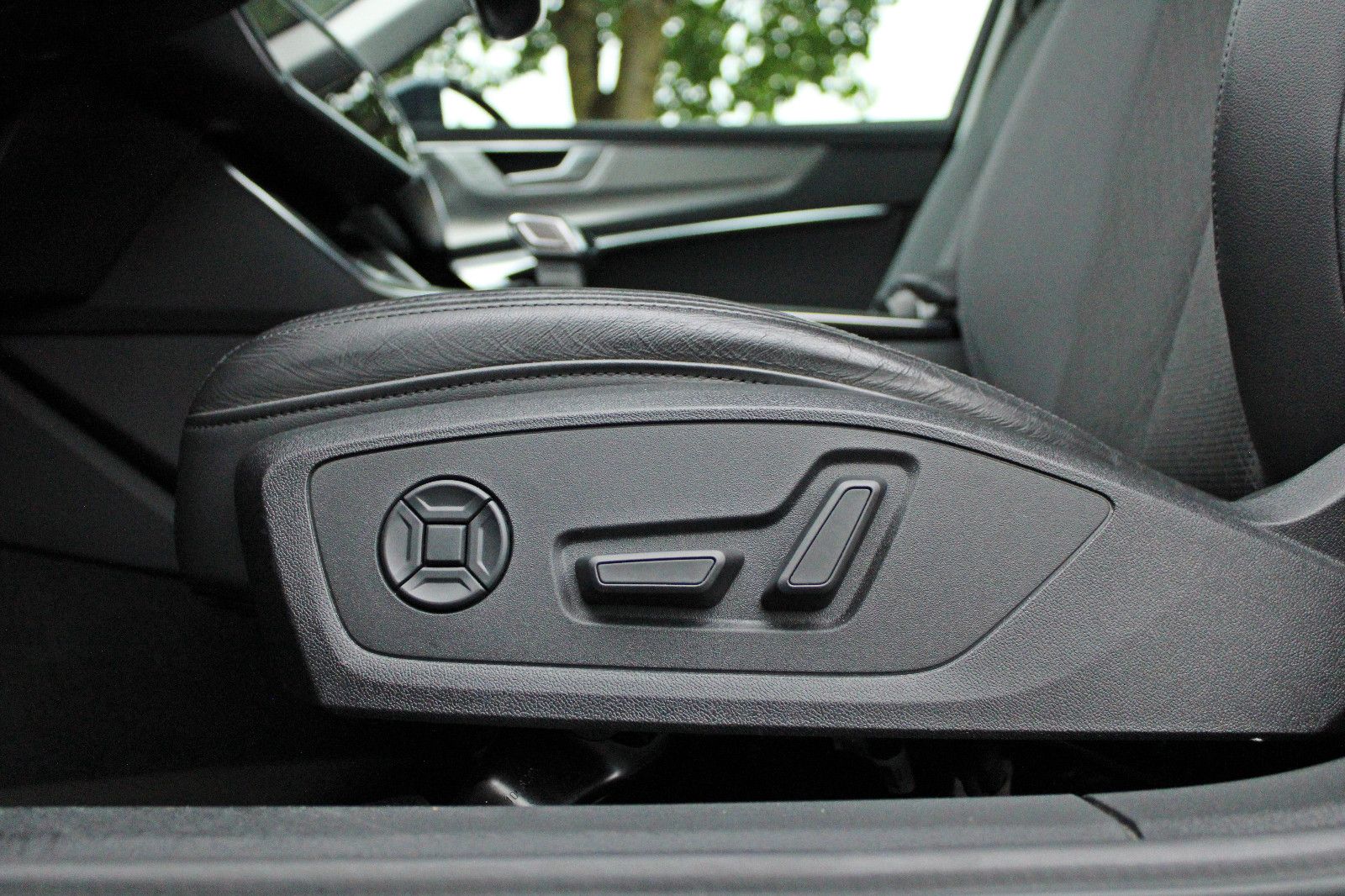 Audi A6 Lim. 40TDI qu MEMORY KAMERA ACC TOUR VC NAV+